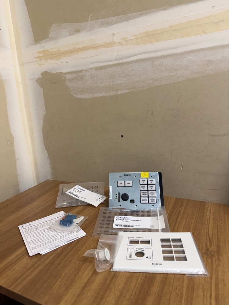 Extron 60-1470-02 MLC Plus 200 Controller *Missing Black Plate"