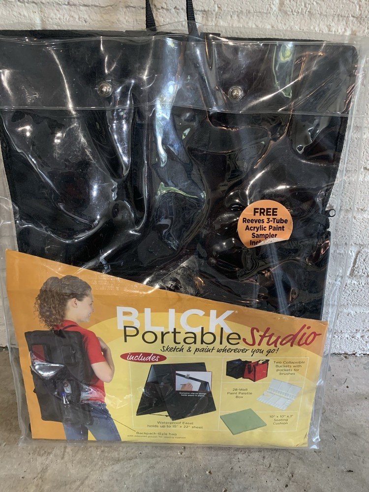 Blick Portable Art Studio