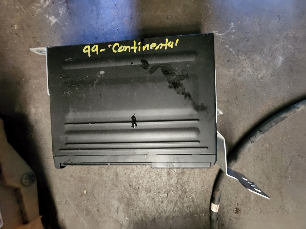 1998-1999-2000-2001-2002 LINCOLN CONTINENTAL CD CHANGER