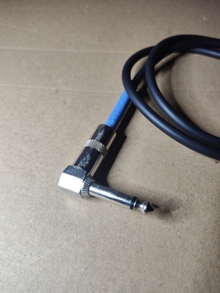 Instrument Cable 1/4 Inch With Right Angle Plugs 3ft