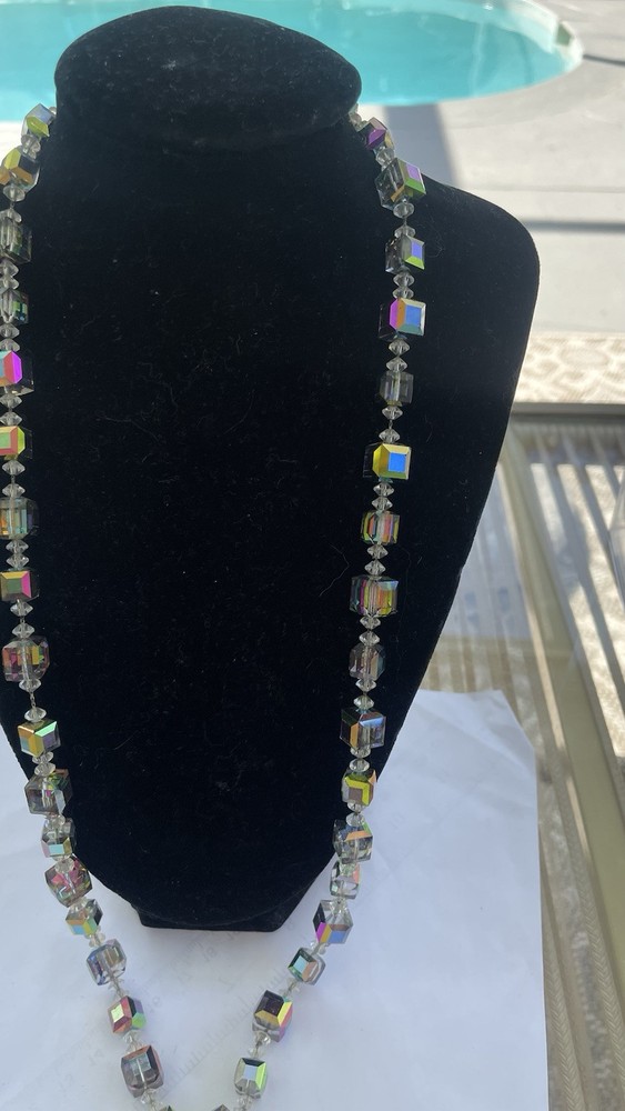 PEACOCK Cube Bead Necklace 5376