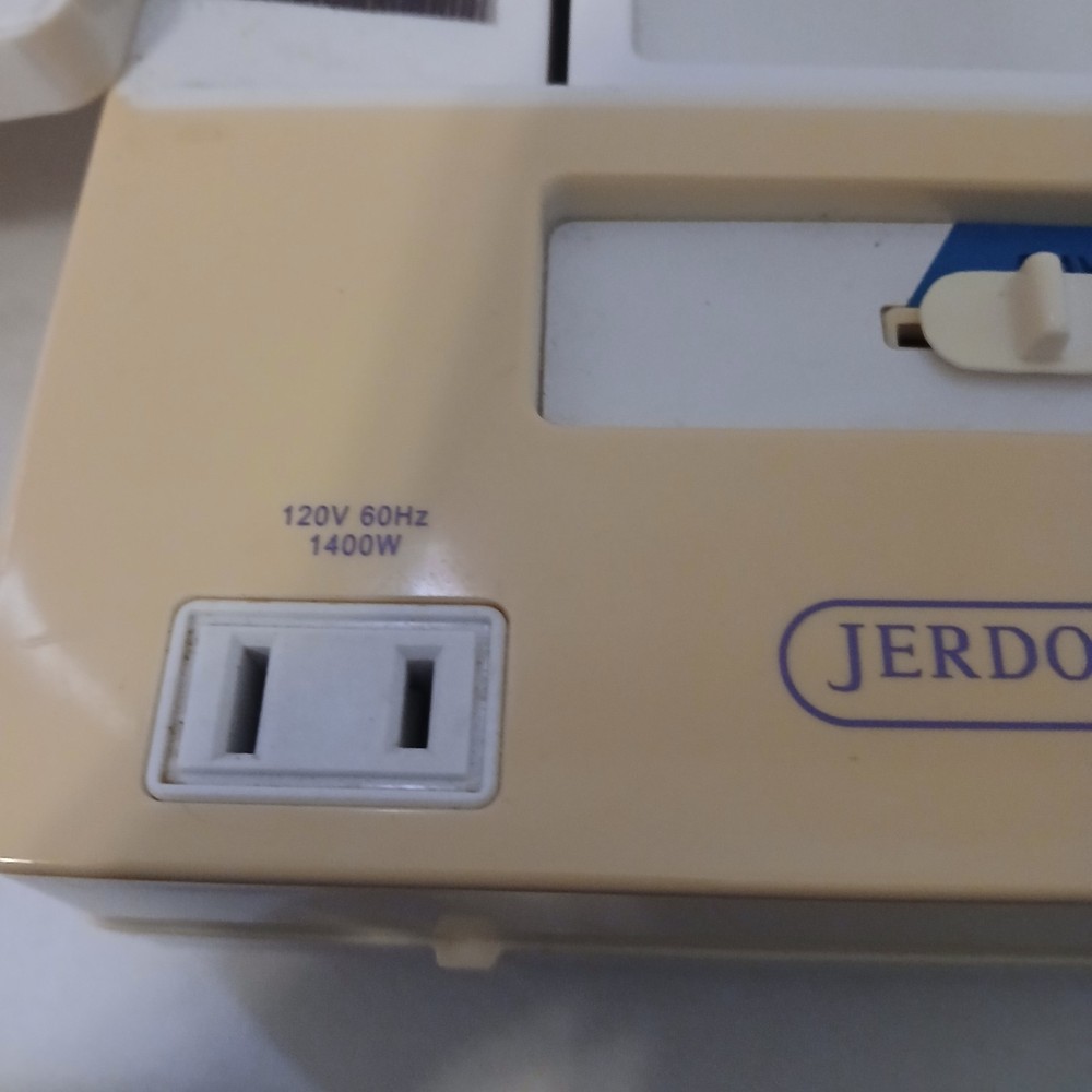 Vintage Jerdon JGL9W Tri Fold Two Sided Lighted Makeup Mirror 4 Lights Tested