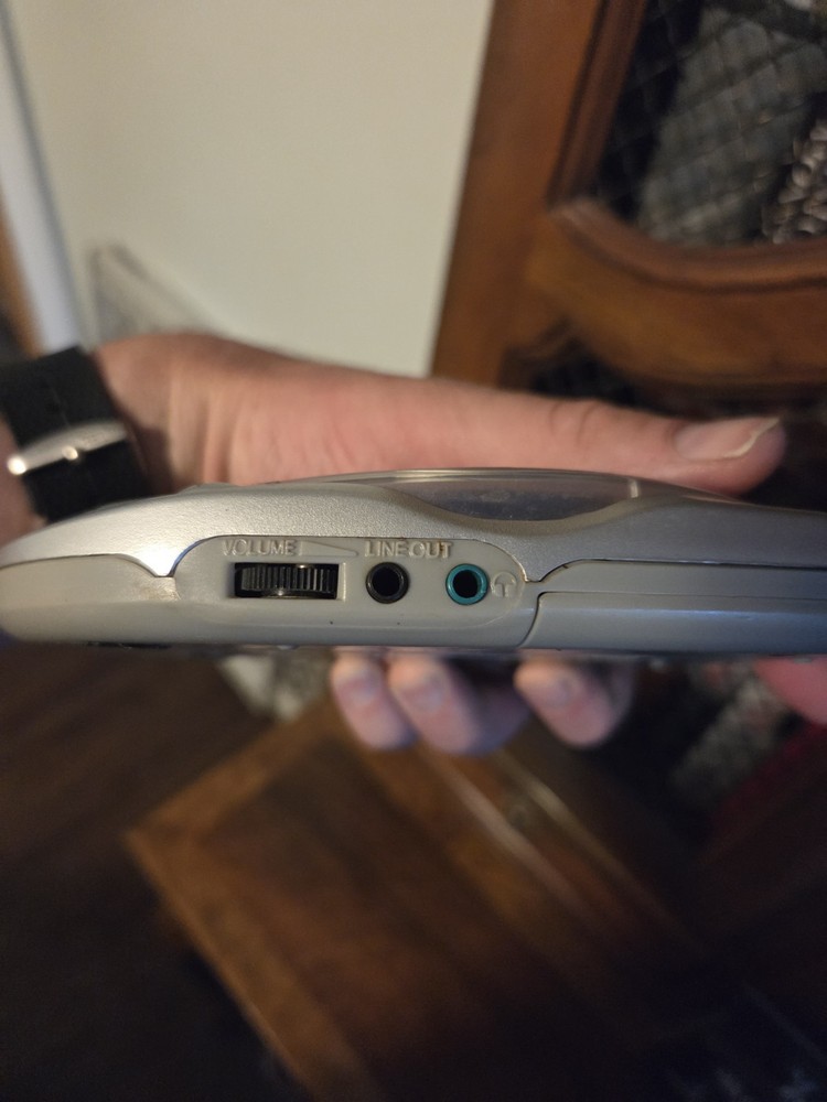 Emerson portable compact disc player, model number HD9971