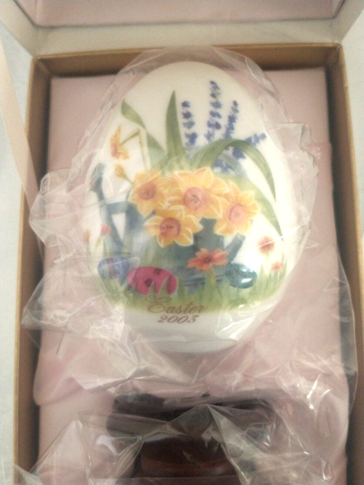 Noritake Easter Egg 2003 Limited Edition 33RD Stand Bone China M170 "NEW IN BOX"