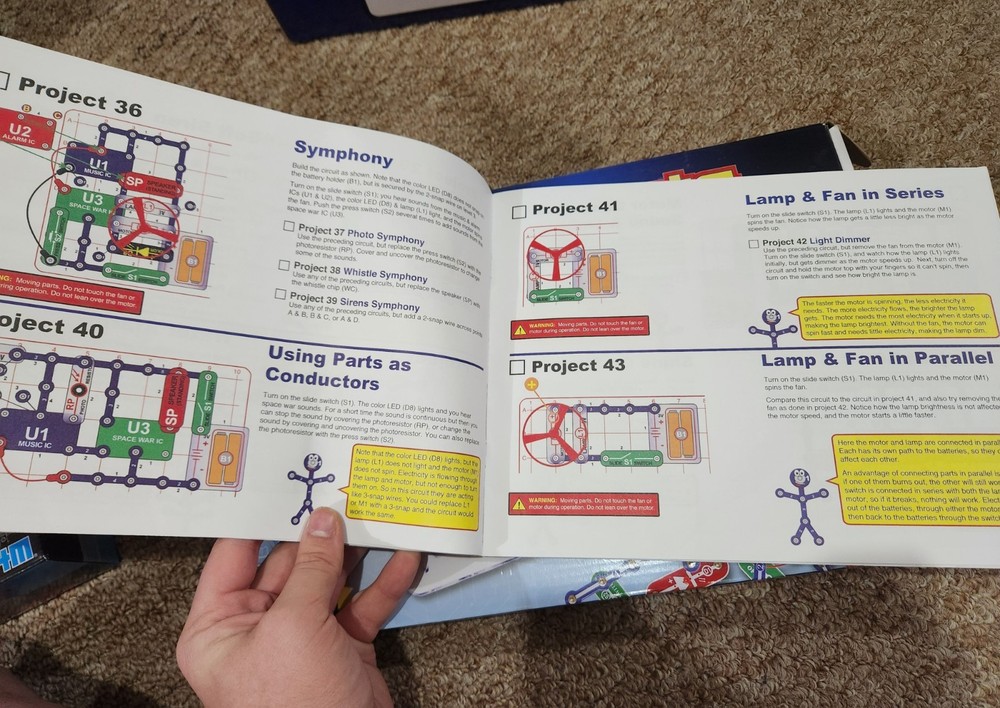 Snap Circuits Elements 140 Electronics Circut Kit - barley used