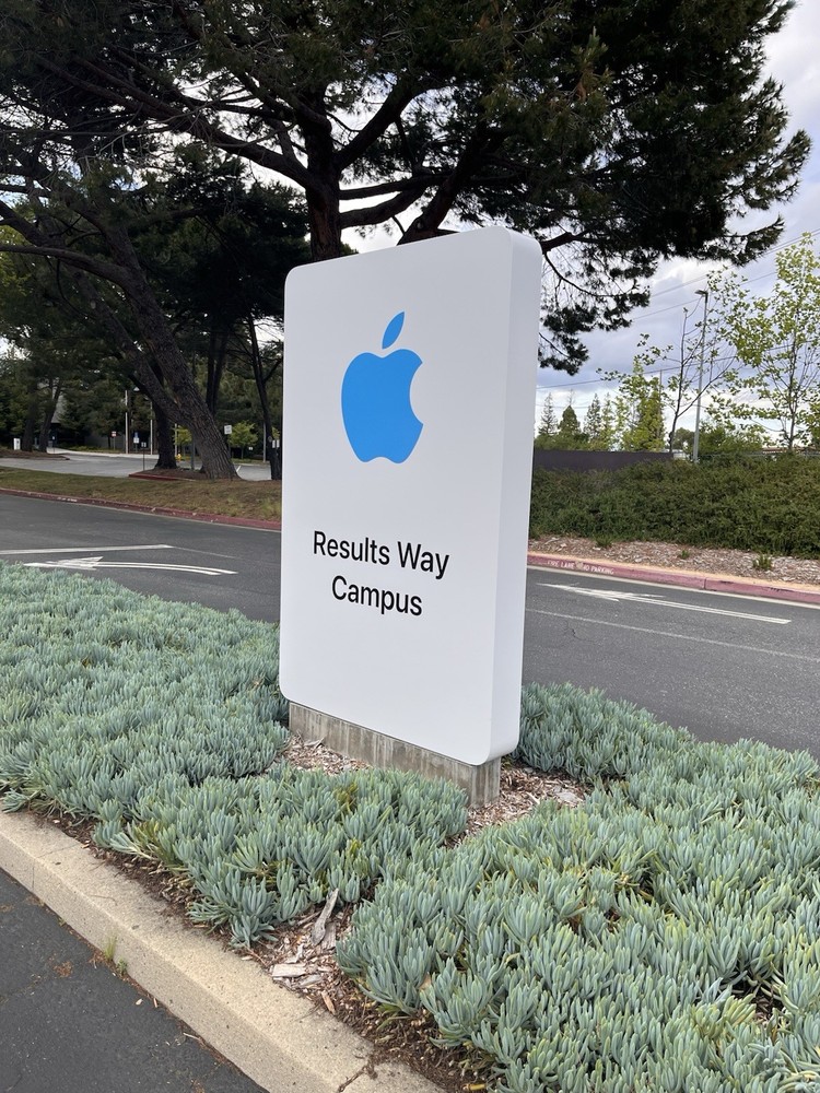 Apple logo WWDC 2008 T-SHIRT Black Medium Employee Siri Macintosh Coder iPhone M