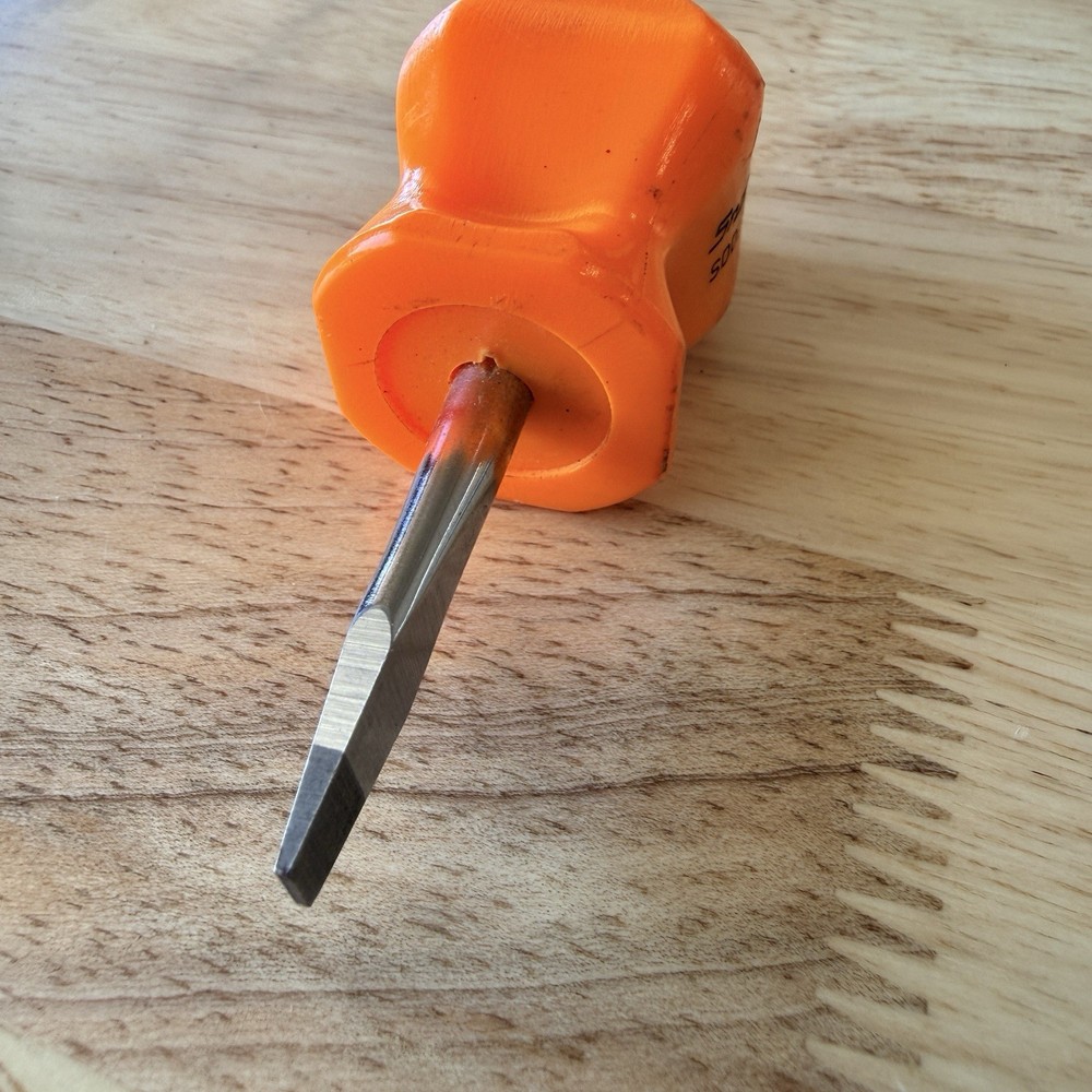 Snap On Tools Vintage Screwdriver SDD1 Orange Hard Handle Stubby Short Flat Head