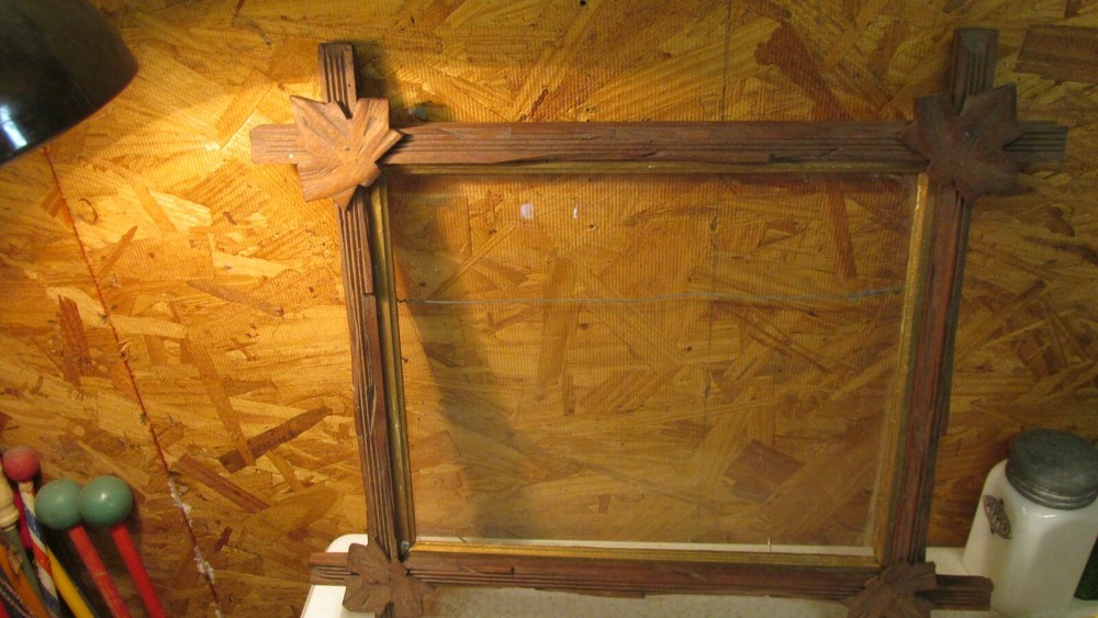 Antique Victorian "Leaves" Portrait Frame