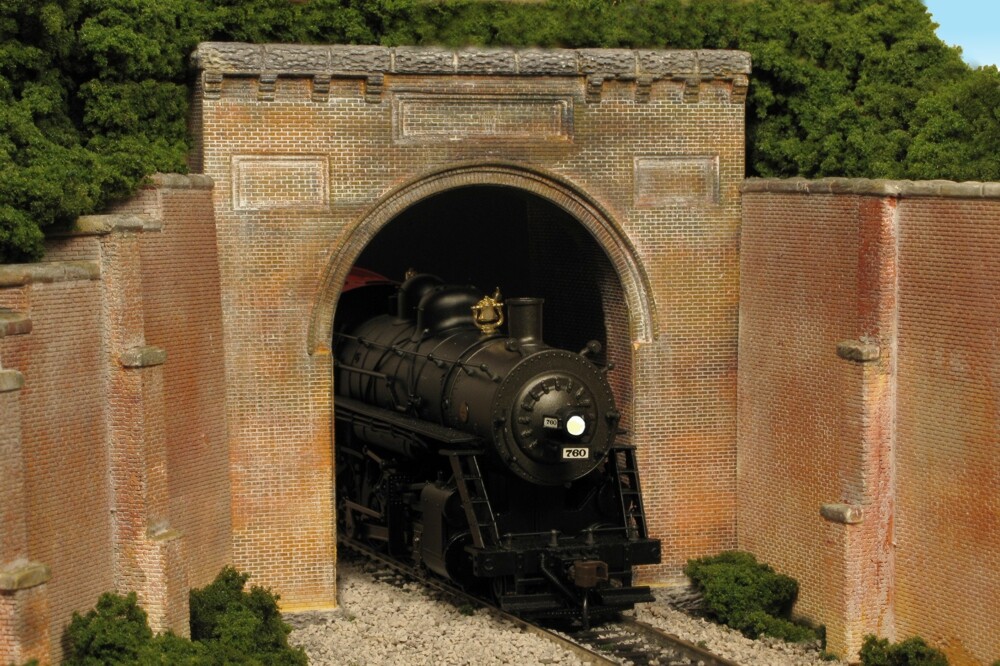 Monroe Models ~ HO Scale ~ Baltimore & Ohio Style Brick Single Track ~ 150