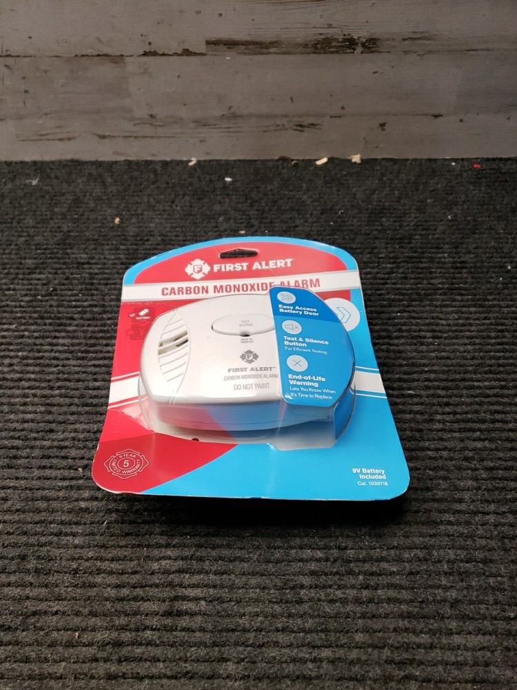 New Sealed First Alert 1039718 CO400 Basic Battery- Carbon Monoxide Alarm