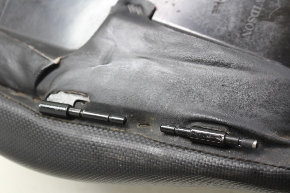 2002-2006 Harley-davidson V-rod Vrsca Front Drivers Seat