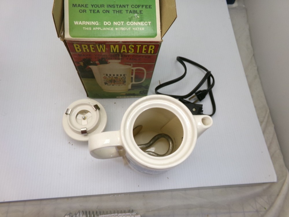 Vintage Brew Master Kettle, Unused, Original Box and Instructions, Blue design,