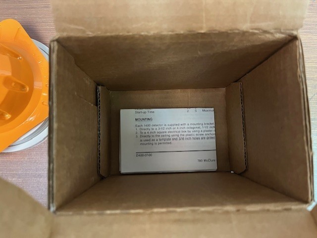 System Sensor 1400 Smoke detector; NOS New in open box