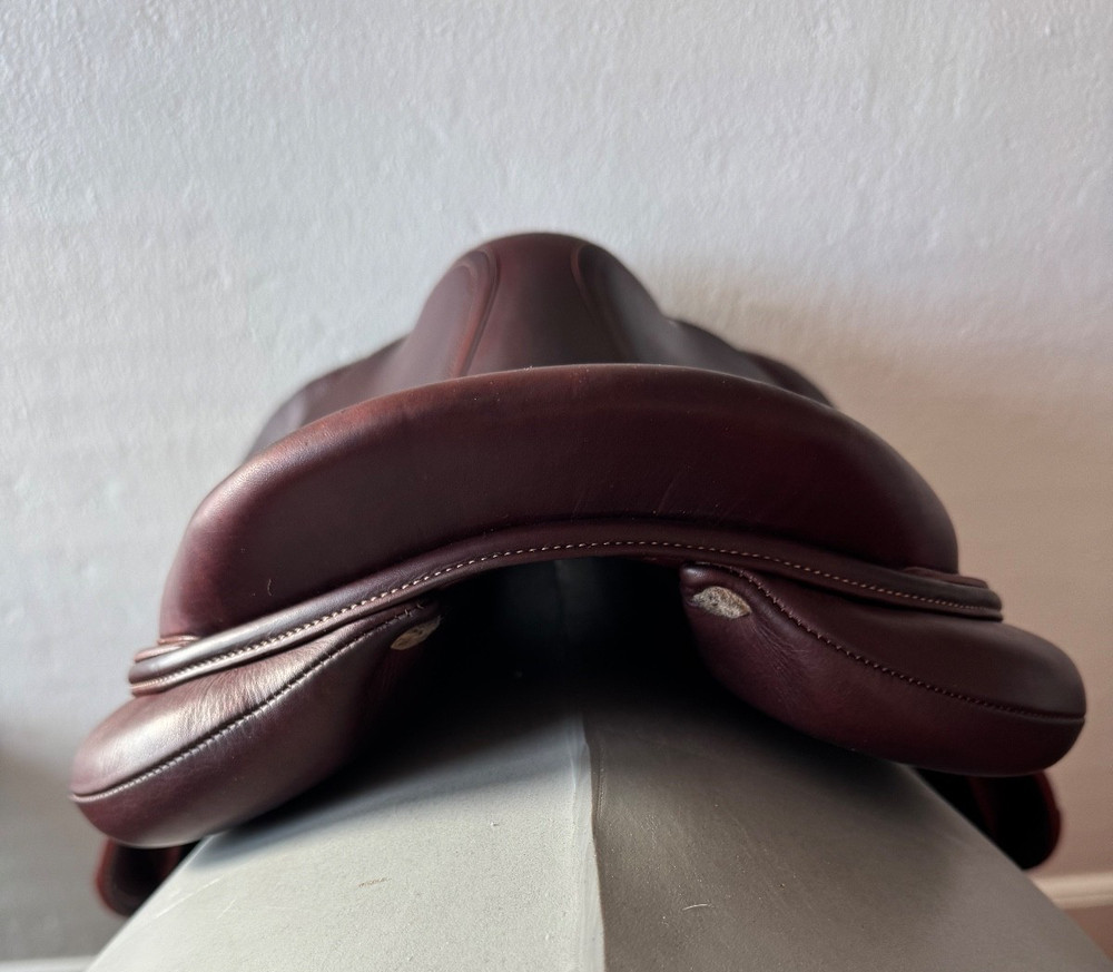 17.5" Devoucoux Biarritz O Saddle - 2020 - 2A - Full Buffalo