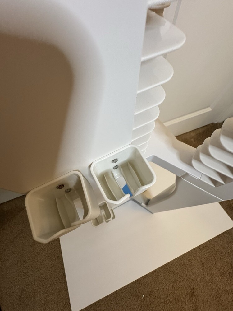 Nintendo Wii Storage Tower Stand 36" Game & Controller Rack EUC