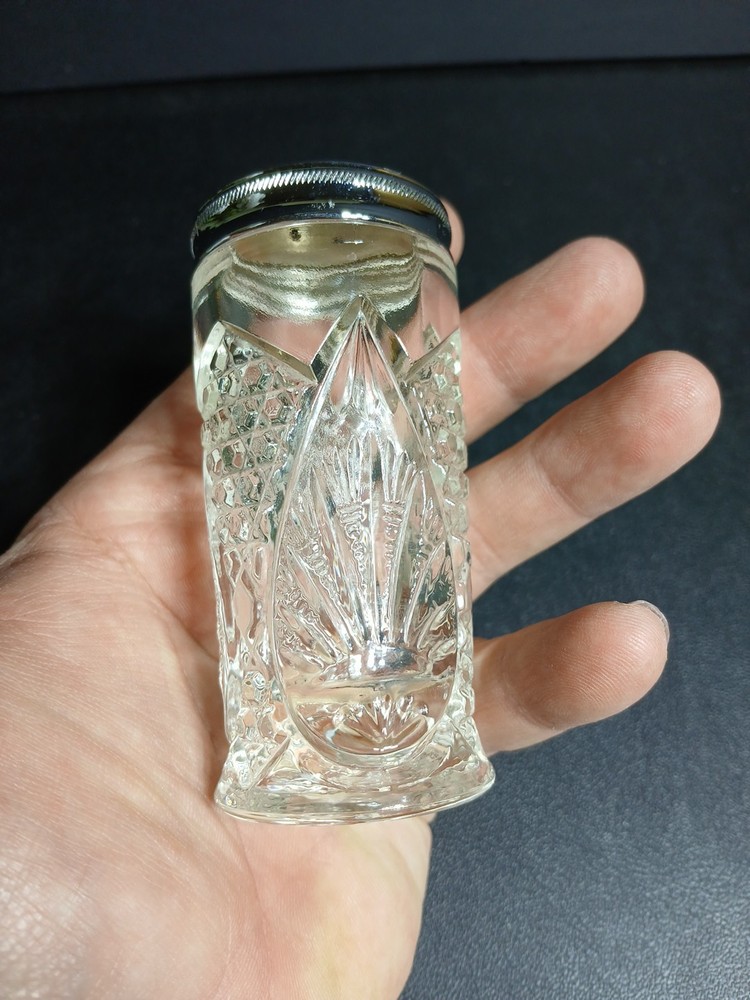 Fenton Salt Or Pepper Shaker