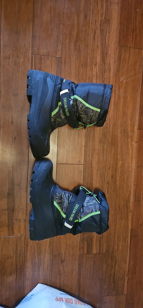 Boys Size 5 Snow Boots Euc