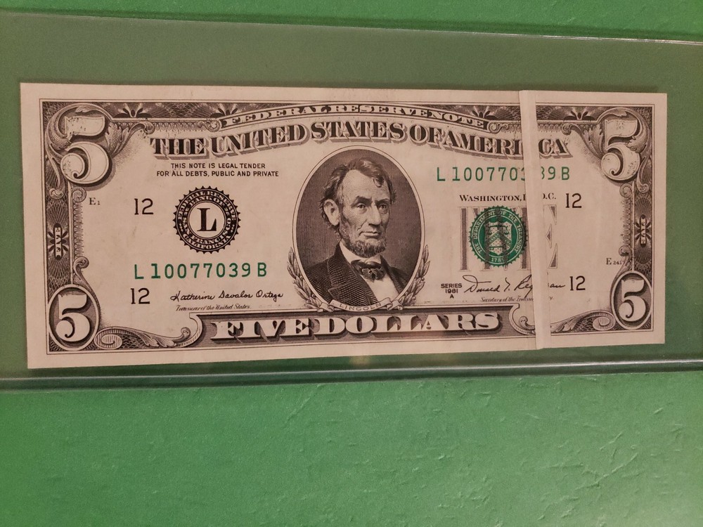 1981 A UNCIRC..ERROR Five Dollar Bill $5 Fed Res Note ERROR BIG GUTTER FOLD