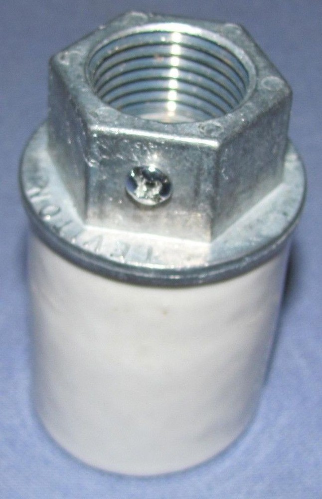 NEW PORCELAIN LIGHT SOCKET FOR WAYNE PUMPS WITH 1/2" CONDUIT