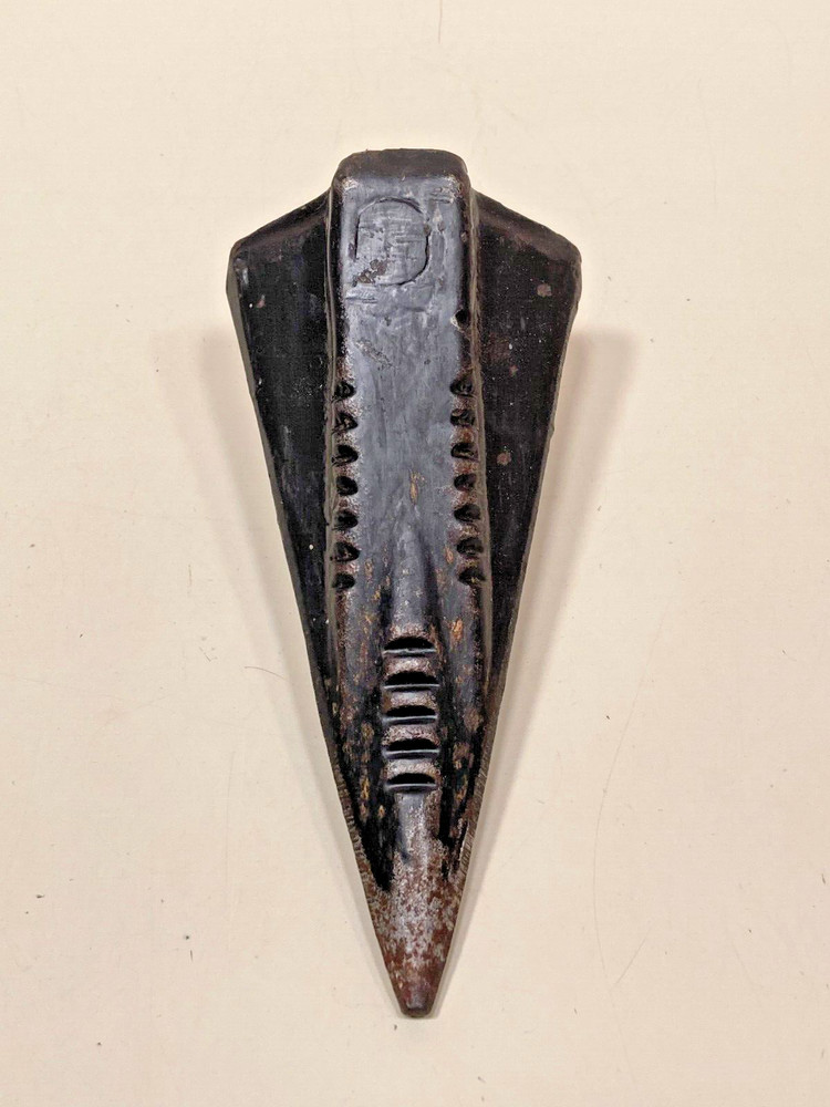 4lb Diamond-shaped splitting wedge