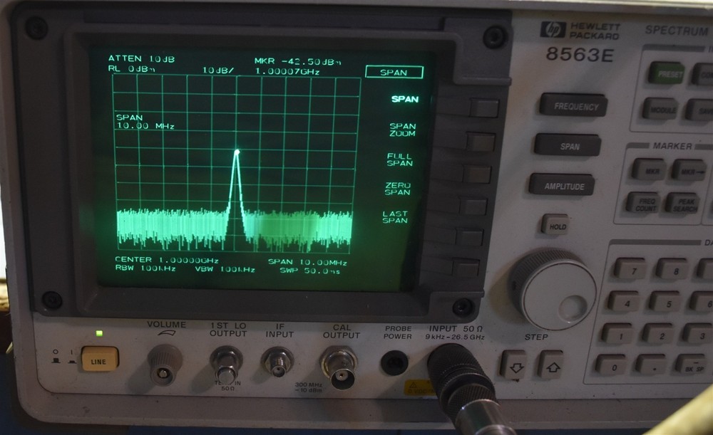 HP 8563E 26.5GHz Spectrum Analyzer