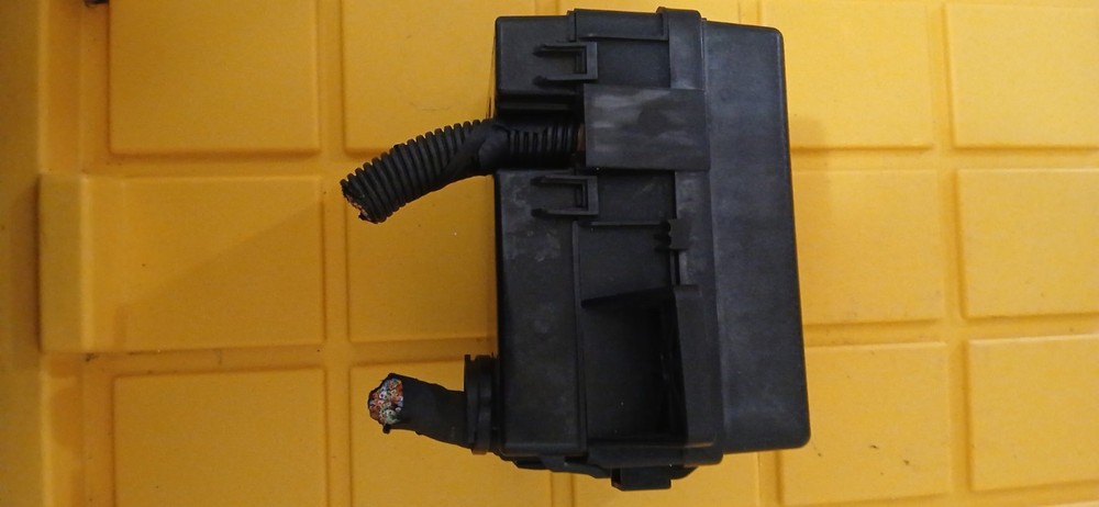 2014 Hyundai Genesis Fuse Box