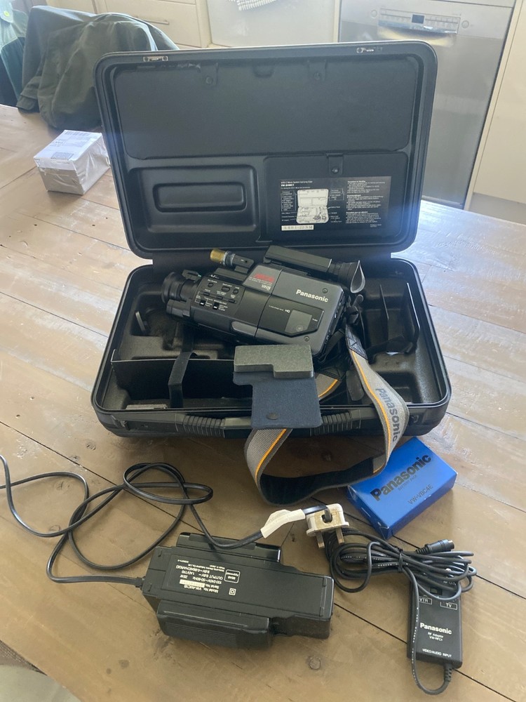 Panasonic MC6B and VW-AHMC1 Carry case untested