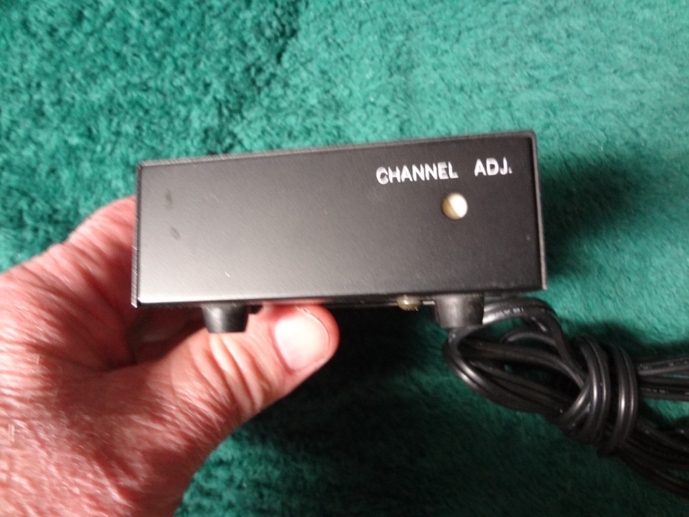 Tru-Spec USM-8 UHF Consumer Agile A/V Modulator UHF Modulator