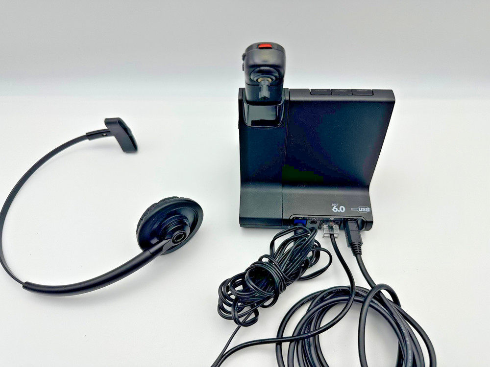 Plantronics POLY W8200B Wireless Headset & Charging base DECT + Adapters