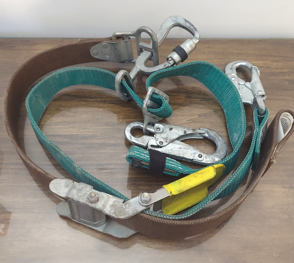 Buckingham 483D Bucksqueeze Lineman Fall Protection Harness