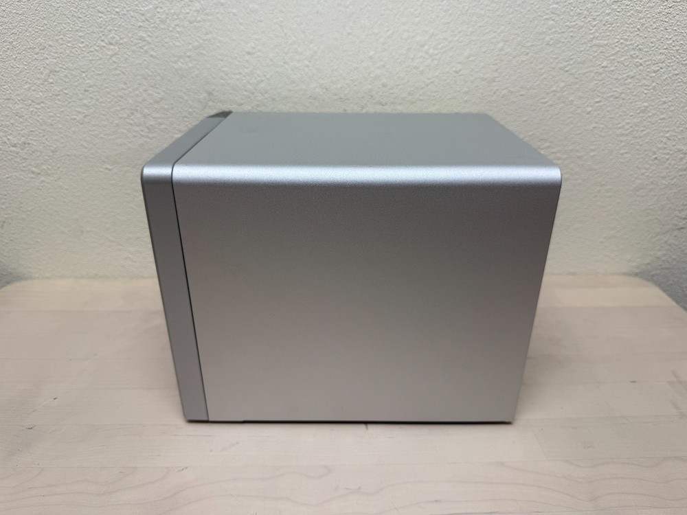 Promise Pegasus R4 6TB Raid Storage with power & TB Cable