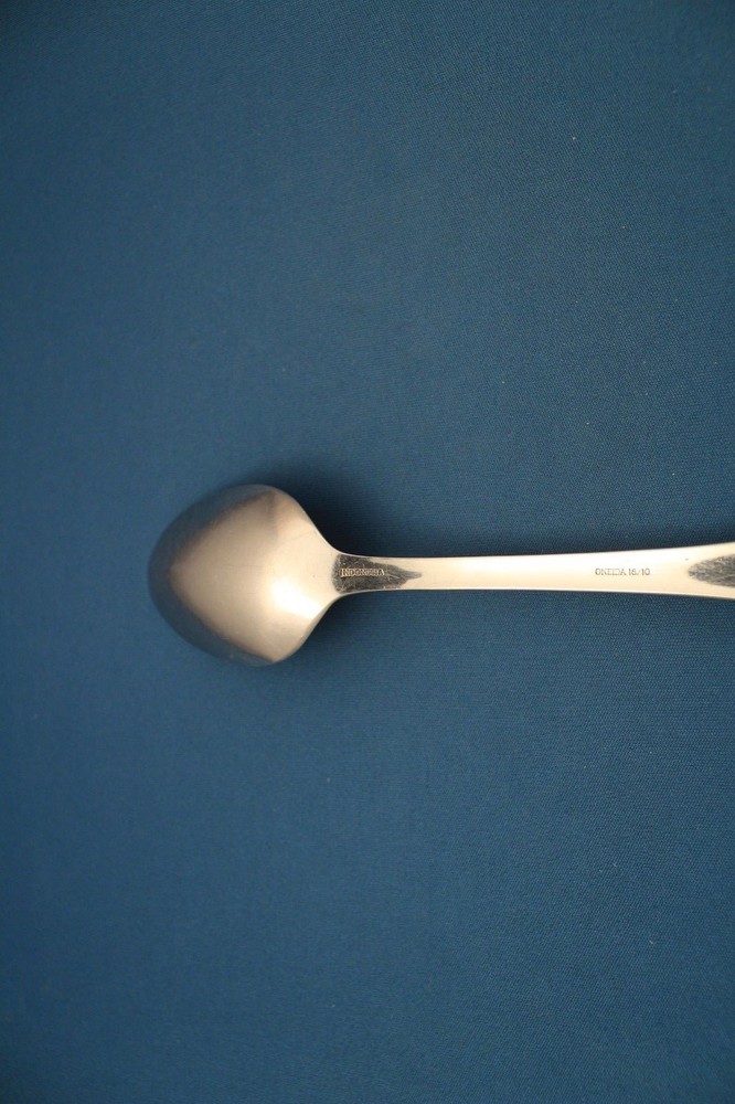 Oneida ISLET Tablespoon (1pc) Serving Spoon Glossy Stainless 8 1/2"