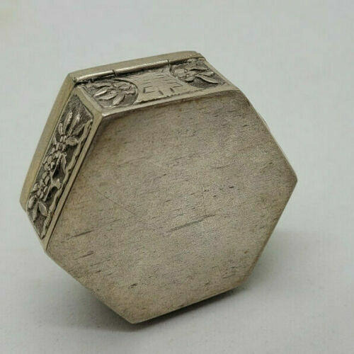 ANTIQUE BEAUTIFUL CHINESE EXPORT SOLID SILVER SNUFF BOX 30 G. / B021