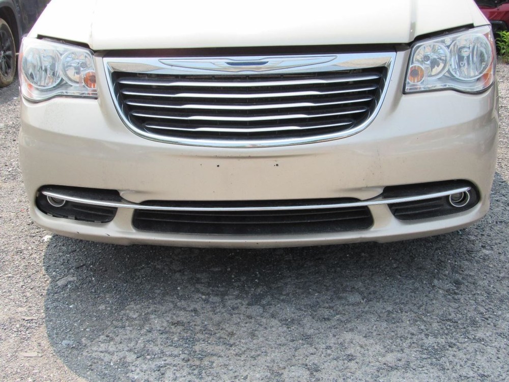 TOWN COUN 2015 Glove Box 1051346