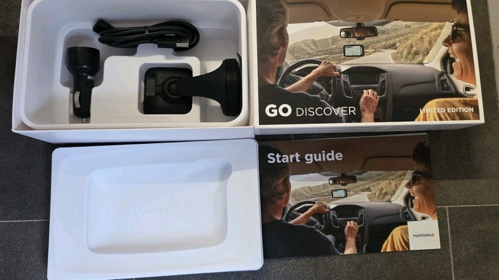 TomTom GO Discover sat nav with World Maps Grade A