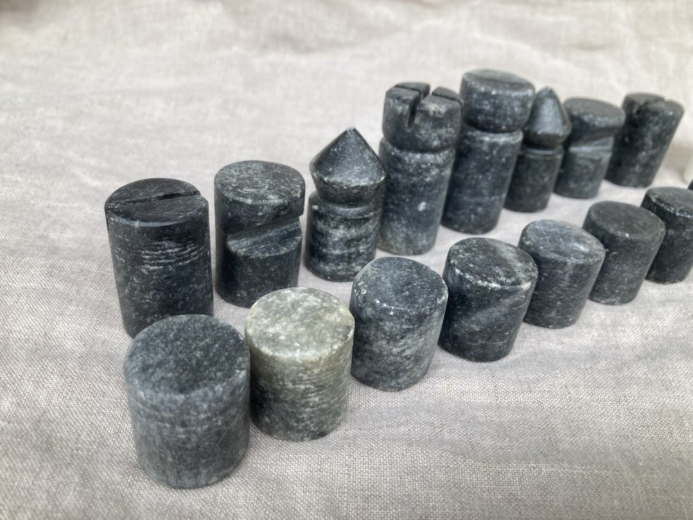 Solid Marble Chess Set Cylinder Shaped Black & White Pieces