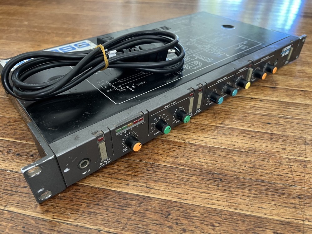 Boss DE-200 Digital Delay Vintage Rackmount Effects Unit