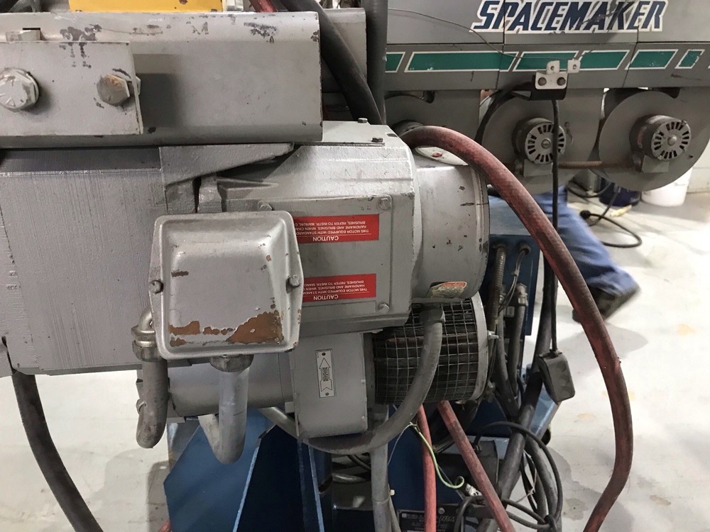 1.5 NRM Spacemaker Pedestal Extruder