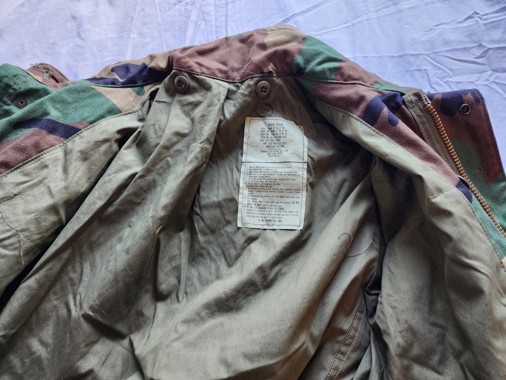 U.S ARMY COAT COLD WEATHER FIELD CAMOUFLAGE PATTERN JACKET MULTICOLOR MEDIUM...