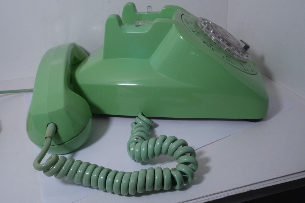 Used Original AUTOMATIC ELECTRIC TURQUOISE A/E 80 Desk Phone & Partially Working