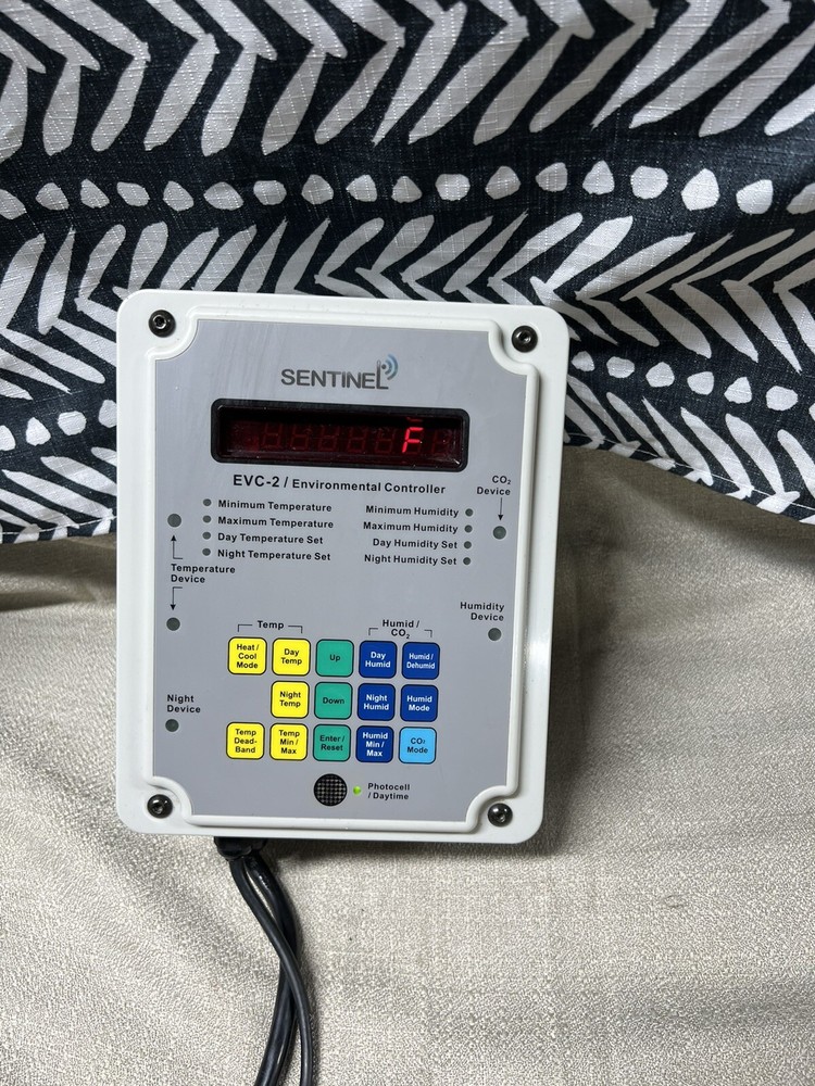 Sentinel EVC-2 Environmental Controller Temp Humidity CO2 Photocell/Daytime