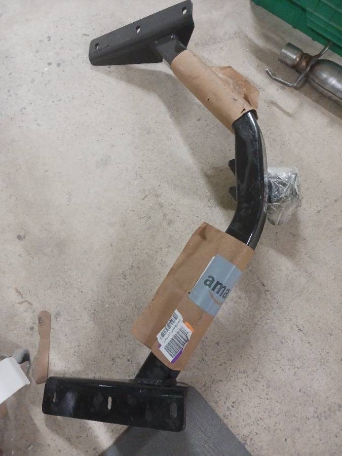 CURT 13146 Class 3 Trailer Hitch