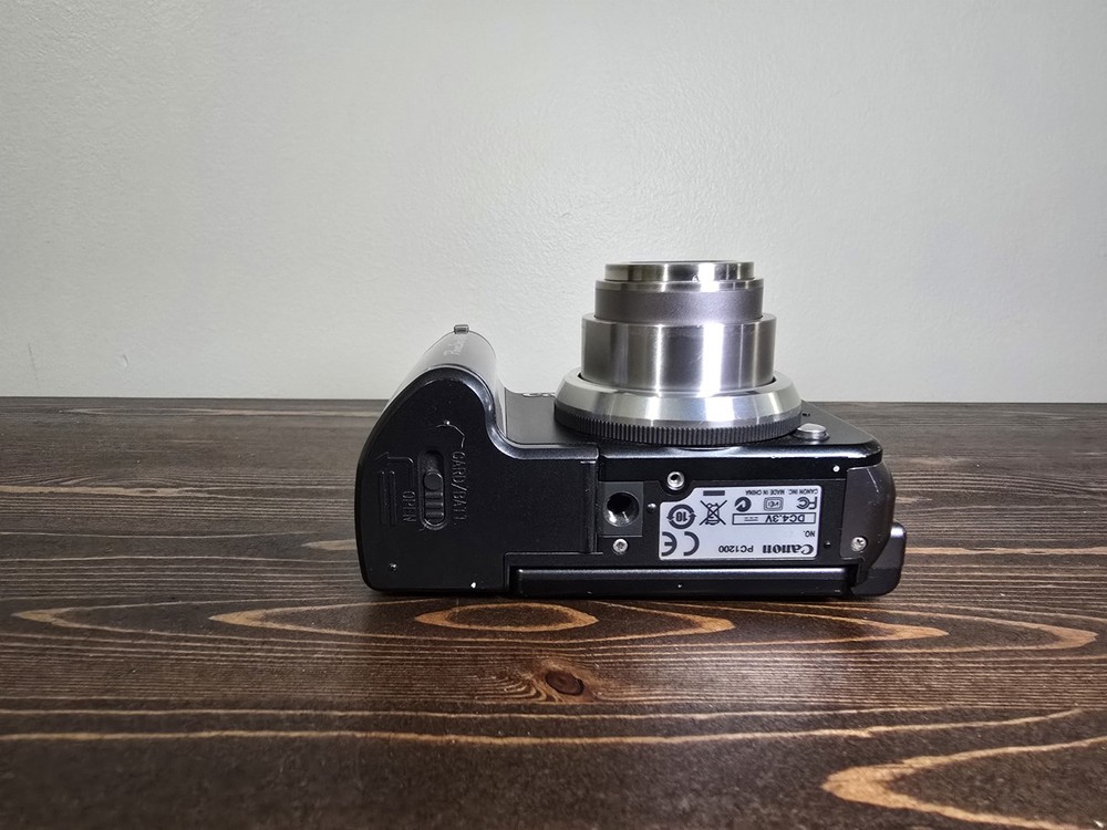 Canon PowerShot A640 10MP Digital Camera Complete Bundle *Tested & Working*