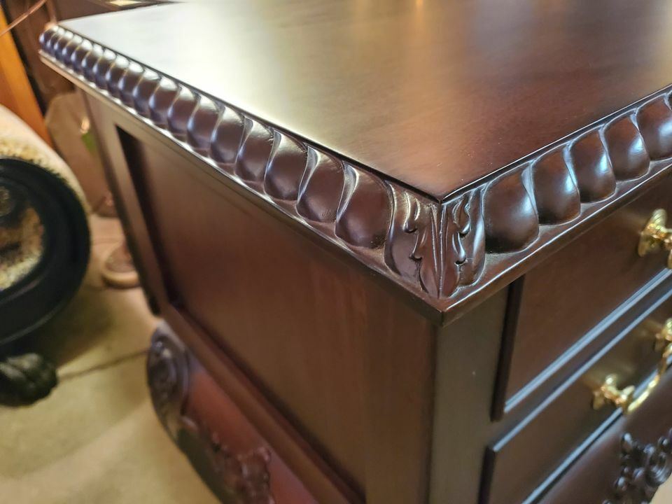 Hancock Mahogany Dining Server / Console Table - Carved Details - Elegant!