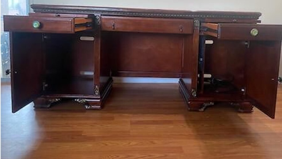 Cradenza / Desk With USB Power Center