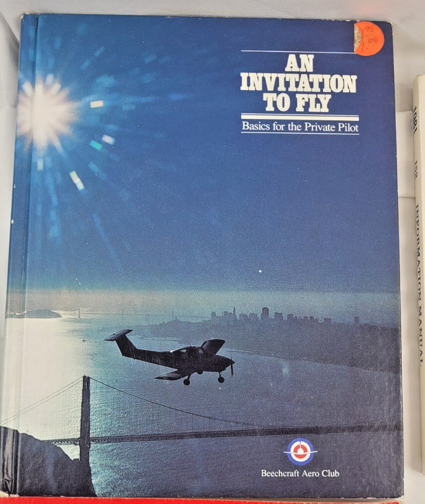 1981 Cessna/Beechcraft Integrated Flight Training System Pilot books W/Red Pouch