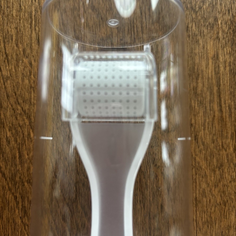 Micro-Exfoliating Derma Roller Rodan + Fields Not Sealed - NEW