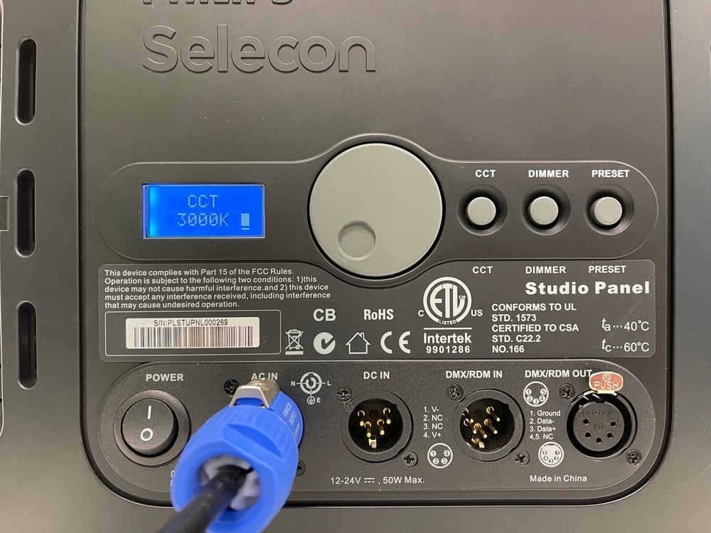 STRAND LIGHTING STUDIO PANEL LED 1X1 LIGHT / SELECON / Model PLSTUPNL-03