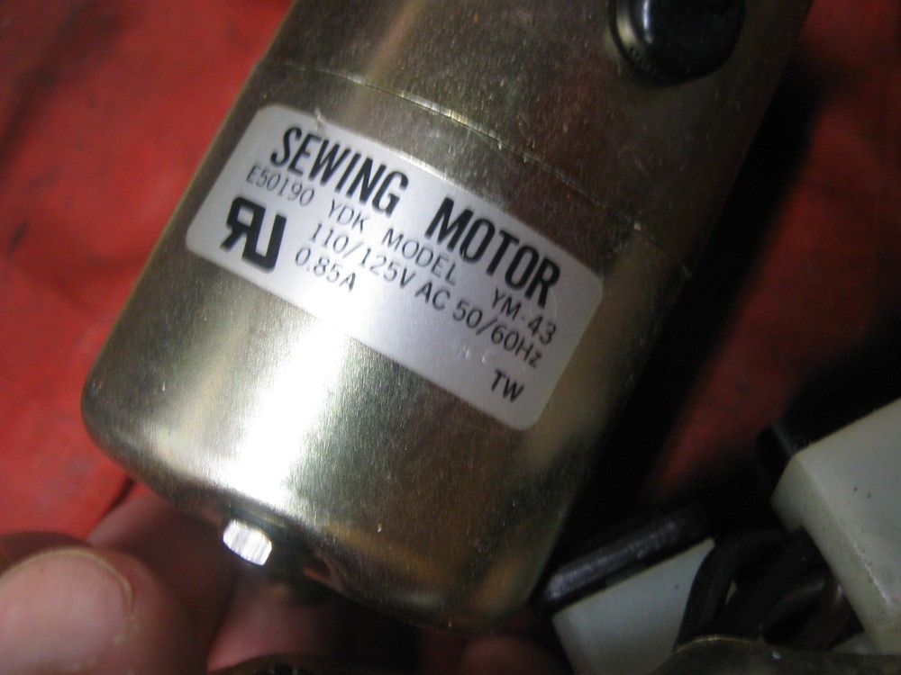 White 1099 Sewing Machine Motor On/off Switch Light Socket Ym-43 Ydk VINTAGE