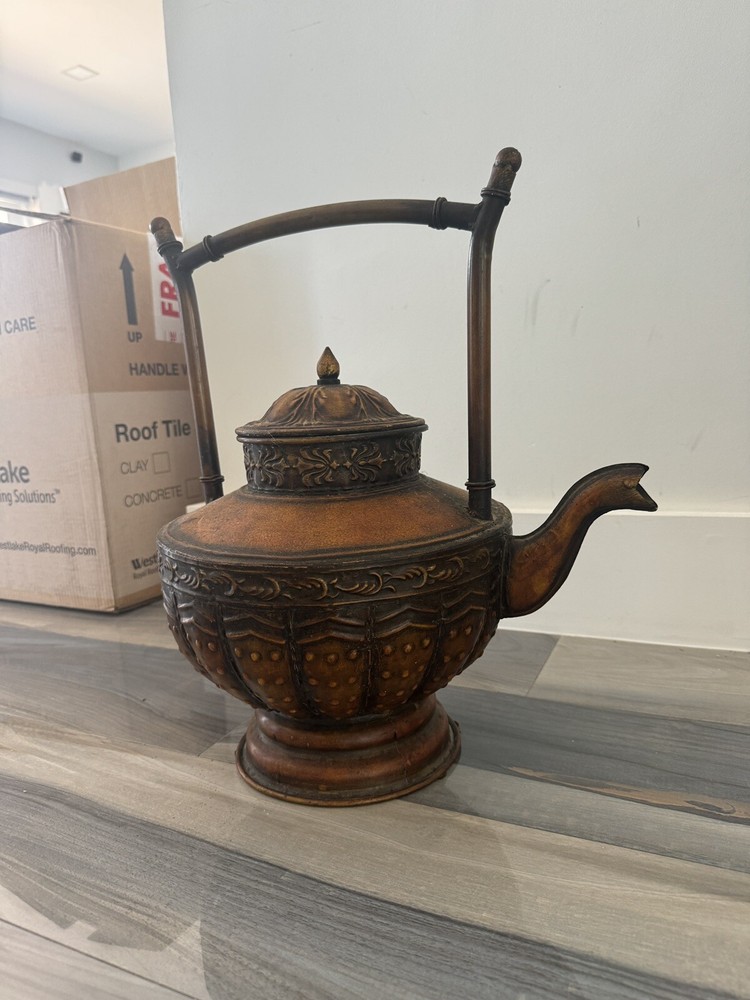 Decor brown antique jar